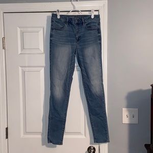 Beautiful American Eagle blue jeans!